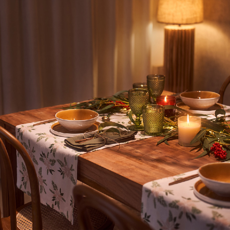 Camino Mesa - Poinsettia