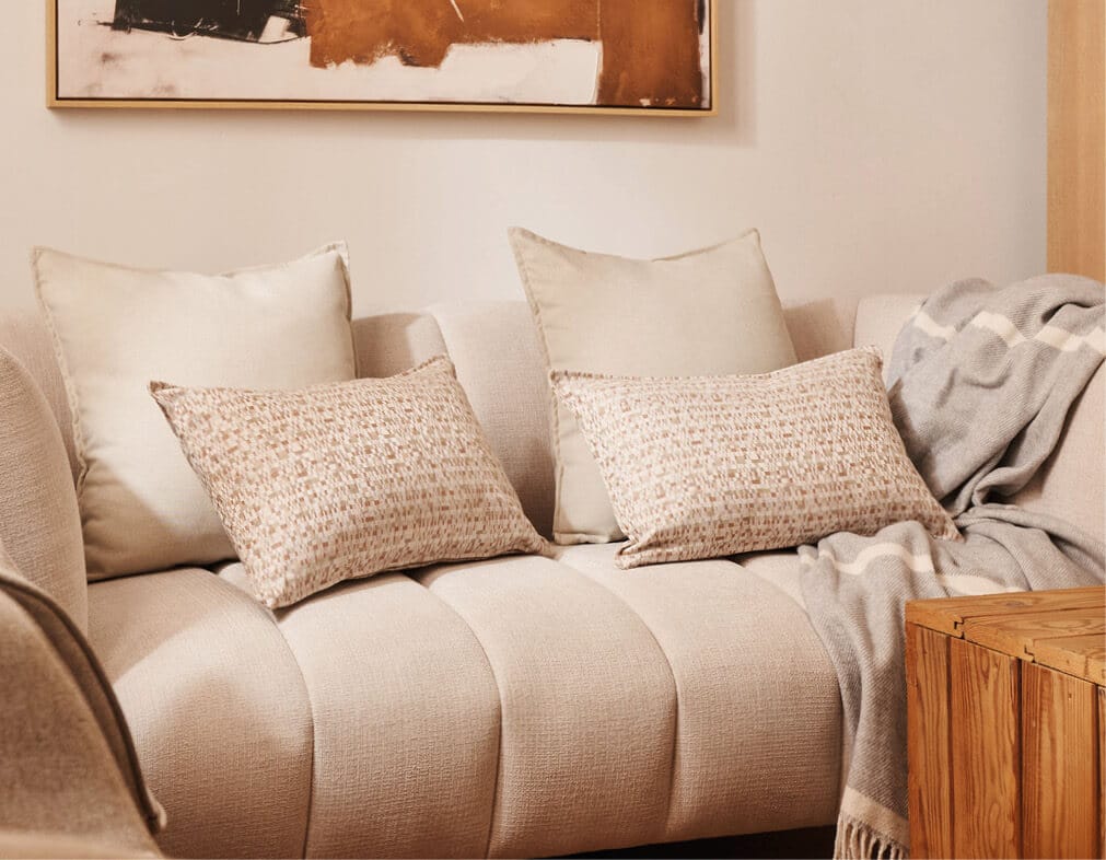 combinaciones cojines para sofa gris