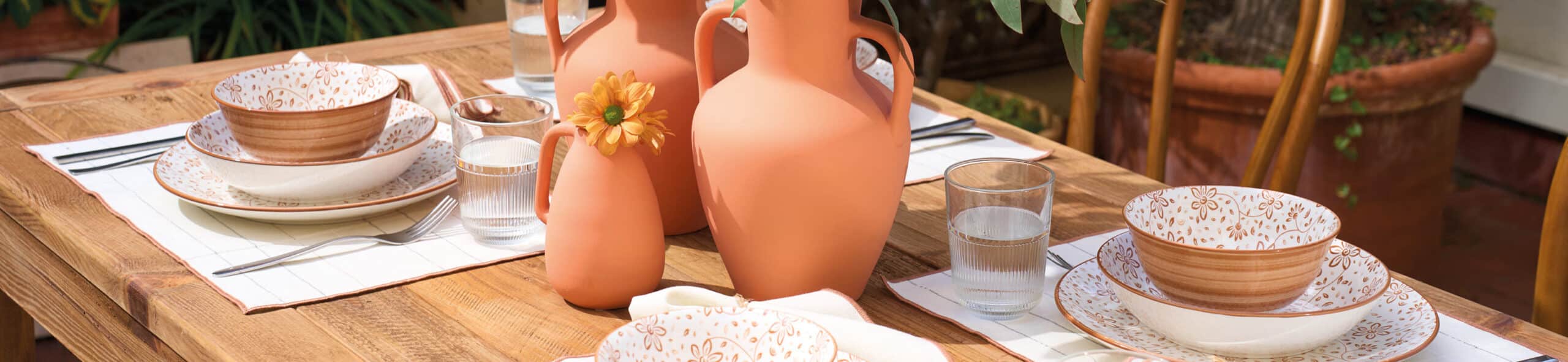 Cómo decorar la mesa de verano: 7 ideas para mesas frescas, alegres y con mucho estilo